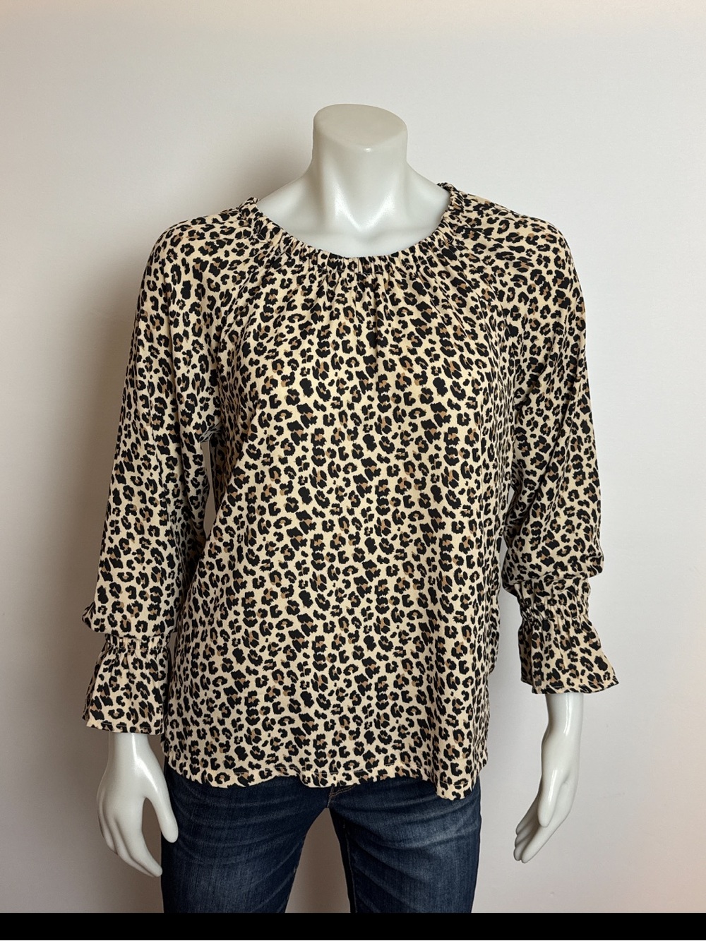 NWT - BANANA REPUBLIC - Long Sleeve Leopard Blouse. Medium. P2P 22”